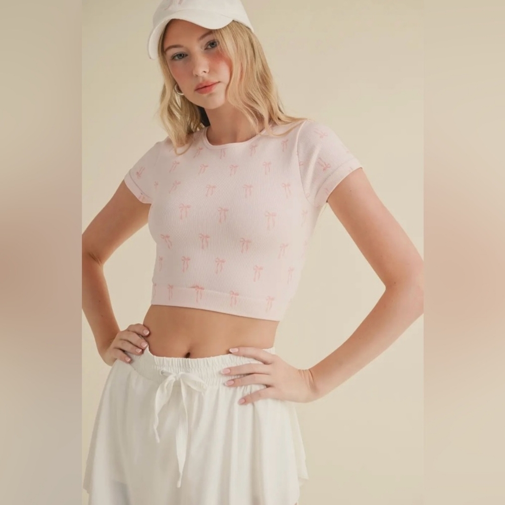 🆕️ Kimberly C Pink Bow Print Crewneck Baby Tee Womens Size Medium